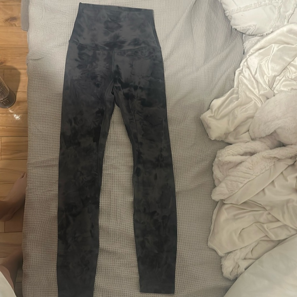 25" lululemon tye dye leggings